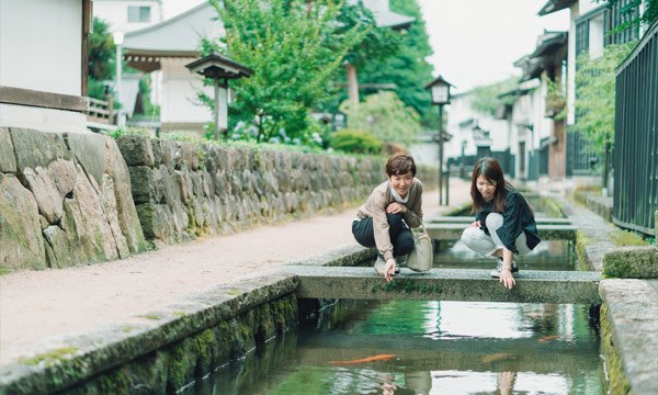 瀬戸川と白壁土蔵街