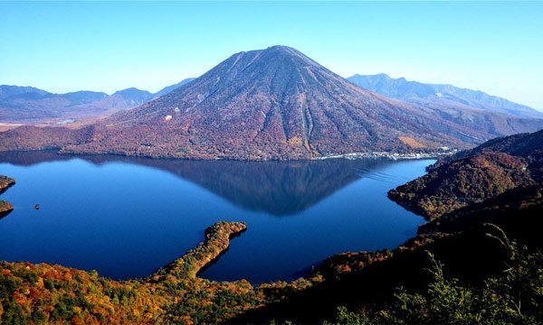 半月より秋【中禅寺湖】