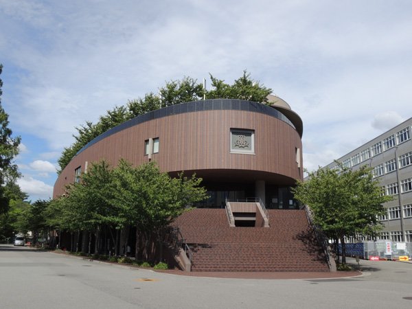 関西大学 千里山キャンパス　凜風館　外観写真